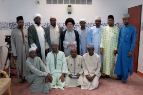 سماحة المرجع الديني السيد كمال الحيدري(دام ظله الوارف) يستقبل جمع من المستبصرين